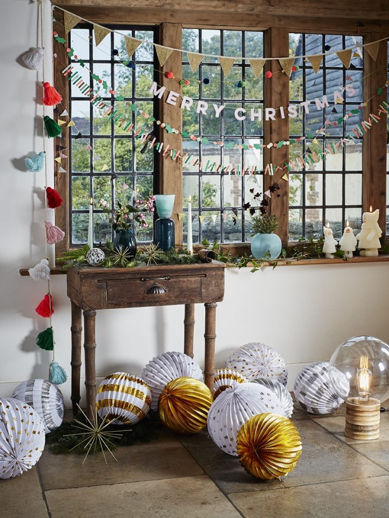 how holly decorates her house at christmas