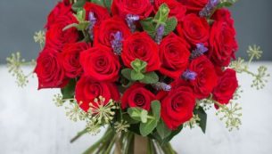 How to Keep Your Valentine’s Day Roses Fresh 1x1