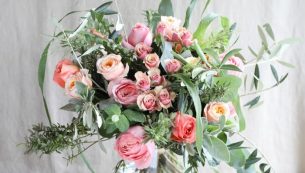 seasonal coral bouquet